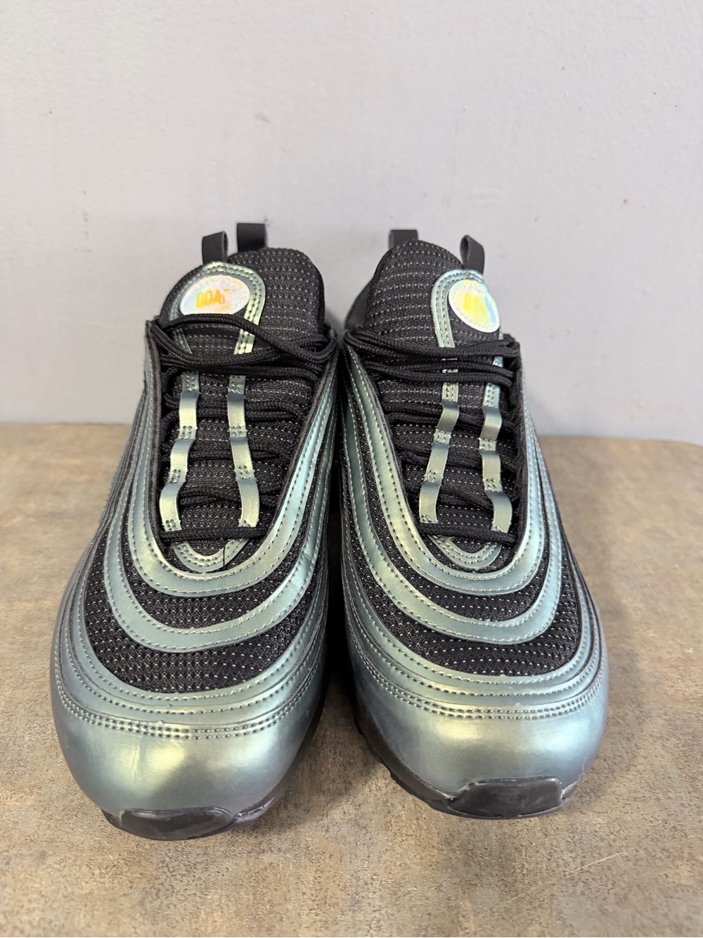 Nike Kids Black & Metallic Green Sneakers
